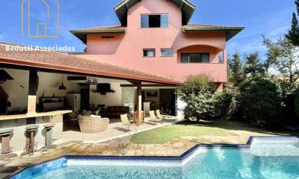 Cond São Paulo II - Linda c/ 4 suítes, lareira, gourmet e piscina!