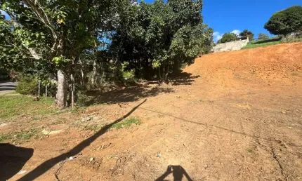 Ótimo terrenono bairro Novo Horizonte, com 1800 metros quadrados. Ótimo para uso residencial ou também comercial.