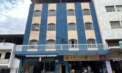 Para Você que quer um local de fácil acesso, a 5 minutos da avenida Rio Branco, com muito, muito comércio, um apartamento no térreo, sem nenhum degrau, com cômodos grandes, duas áreas externas !
