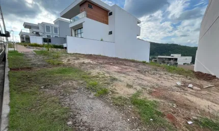 Ótimo terreno em muito suave declive, no condomínio mais procurado de Juiz de Fora, o Estrela Alta!