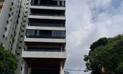 Apartamento à Venda no Derby Recife: 4 Quartos, 240m², 2 Suítes