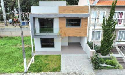 Sobrado 3 quartos sendo 1 suíte  Condomínio Green Tree Pinheirinho