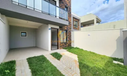 Lindo sobrado Com Alto Padrão de Acabamentos Pronto para morar 3 quartos sendo 1 suíte Umbara