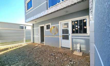 Excelente Sobrado com 3 quartos sendo 1 suíte no Alto Boqueirão em condomínio fechado e portão com jardim privativo e in