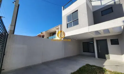 Sobrado triplex Alto Padrão 4 quartos sendo 3 suítes e rooftop com banheiro