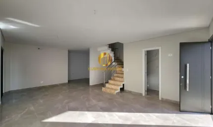 Espaçoso sobrado com 4 quartos sendo 1 suíte, 4 banheiro e rooftop em condomínio Boqueirão