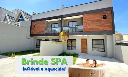 Amplo sobrado com 144 m² privativos, 3 quartos sendo 1 suíte, jardim fundos e rooftop no Xaxim