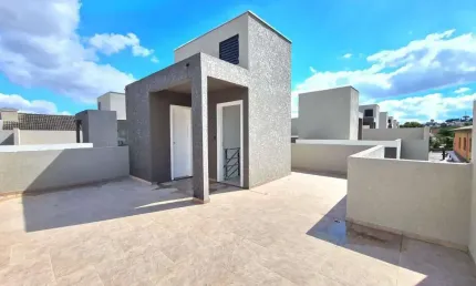 Lindo sobrado triplex novo com 3 q sendo 1 suíte no uberaba