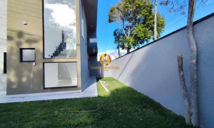 Sobrado de Esquina com 3 quartos sendo 1 suite no Sítio Cercado e amplo terreno privativo e único!