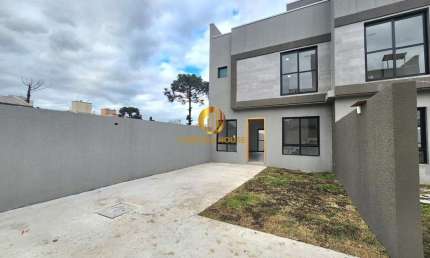Sobrado triplex 3 quartos sendo 1 suíte amplo jardim nos fun