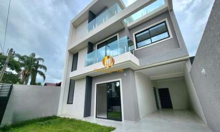 Sobrado novo 3 quartos sendo 1 suíte frente para Rua no Pinheirinho, com rooftop