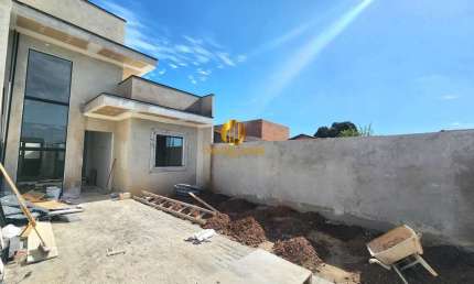 Casa térrea 3 quartos pé direito duplo em condomínio fechado próximo a R. Nicola Pellanda Sítio Cercado