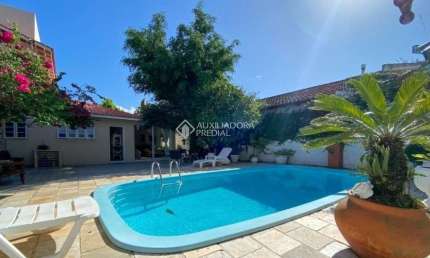 Casa com 3 quartos para alugar na João Alexandrino Daniel, 78, Campeche, Florianópolis, 330 m2 por R$ 10.000