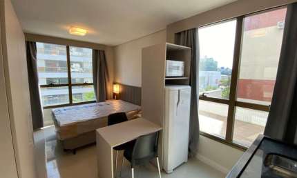Apartamento com 1 quarto para alugar na Rua João de Deus Machado, 101, Trindade, Florianópolis, 20 m2 por R$ 3.631
