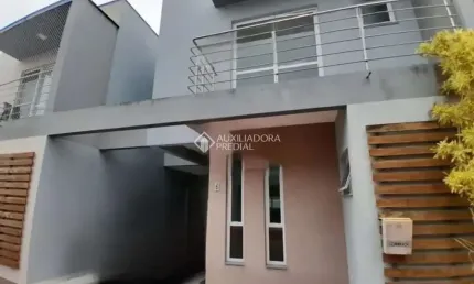 Casa em condomínio fechado com 3 quartos para alugar na rua ingá mirim, 76, ribeirão da ilha, florianópolis, 117 m2 por r$ 4.800