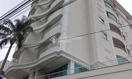 Apartamento com 2 quartos para alugar na Avenida Prefeito Waldemar Vieira, 967, Saco dos Limões, Florianópolis, 68 m2 por R$ 5.000