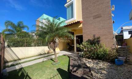 Casa com 3 quartos para alugar na Rua Jabuticabeira do Sul, 229, Ribeirão da Ilha, Florianópolis, 124 m2 por R$ 7.800