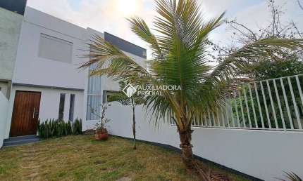Casa com 3 quartos para alugar na Mogno, 79, Campeche, Florianópolis, 110 m2 por R$ 5.900