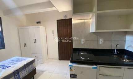 Apartamento com 1 quarto para alugar na Avenida Júlio D'acia Barreto, 428, Carvoeira, Florianópolis, 17 m2 por R$ 1.650