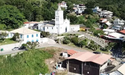 Terreno comercial para alugar na São Joaquim, 326, Vigia, Garopaba, 186 m2 por R$ 4.000