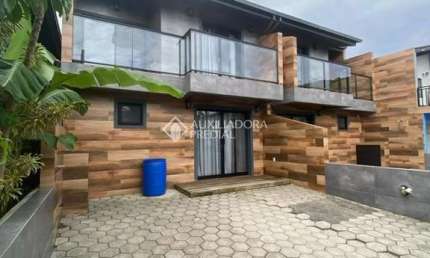Casa com 2 quartos para alugar na Da Tarrafa, 023, Capão, Garopaba, 100 m2 por R$ 4.700