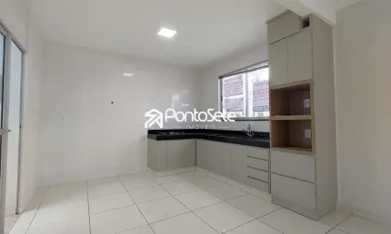 Casa com 3 quartos para alugar no Residencial Doutor Walchir Resende Costa, Divinópolis 