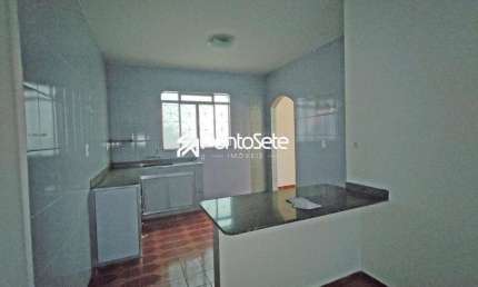 Casa com 3 quartos para alugar no Planalto, Divinópolis 