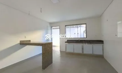 Apartamento com 3 quartos para alugar no Mangabeiras, Divinópolis 