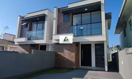 Casa com 3 quartos à venda na Rua Hamilton Ferreira, 239, Areias, São José