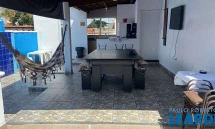 CASA ASSOBRADADA - CONJUNTO RESIDENCIAL TRINTA E UM DE MARÇO - SP