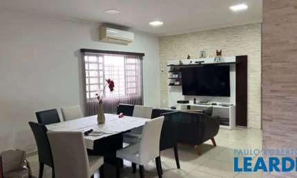 Casa com 6 quartos para alugar na Avenida Rui Barbosa, Jardim Bela Vista, São José dos Campos