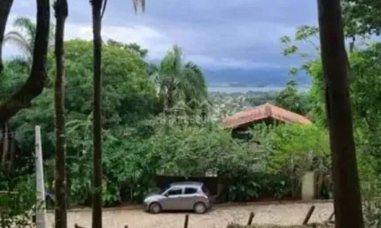 Terreno com localização privilegiada no caminho do rei.