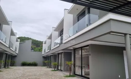 Casa à venda no bairro Loteamento Panorâmico - Garopaba/SC