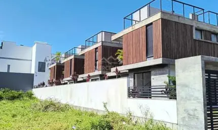 Casa à venda no bairro Loteamento Panorâmico - Garopaba/SC