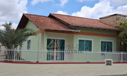 Casa com 3 quartos à venda na Rua Canoas, Iririú, Joinville, 150 m2 por R$ 585.000