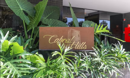 Explore o luxo e sofisticação com o nosso empreendimento da renomada Construtora Flor de Lis: Apartamento Edifício Cabral Hills.
