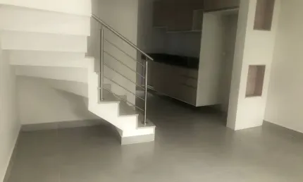 Lindo sobrado  condomínio localizado no  residencial bella vitta com 2 quartos 60 mts santa cândida