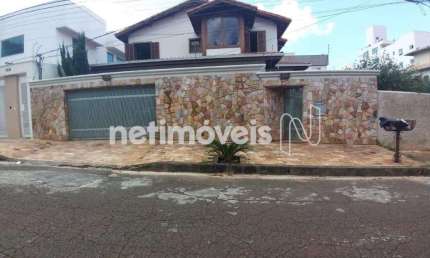 Casa com 5 quartos à venda na Rua Castelo Évora, Castelo, Belo Horizonte