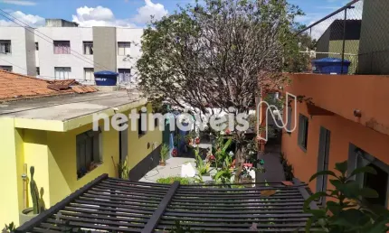 Casa com 3 quartos à venda na Rua Barão de Guaxupé, João Pinheiro, Belo Horizonte