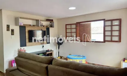 Casa com 4 quartos à venda na Rua Epitácio Pessoa, Nacional, Contagem