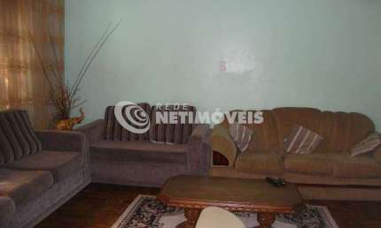 Casa com 2 quartos à venda na Rua Augusto dos Anjos, Rio Branco, Belo Horizonte