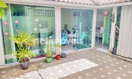 Casa com 2 quartos à venda na Rua Três Pontas, Carlos Prates, Belo Horizonte