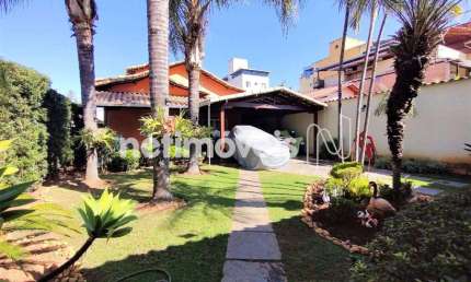 Casa com 4 quartos à venda na Rua Seis, Arvoredo 2ª Seção, Contagem