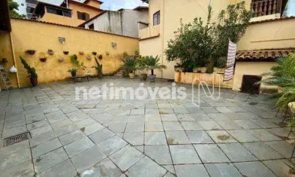 Casa com 3 quartos à venda na Rua Mogno, Arvoredo, Contagem