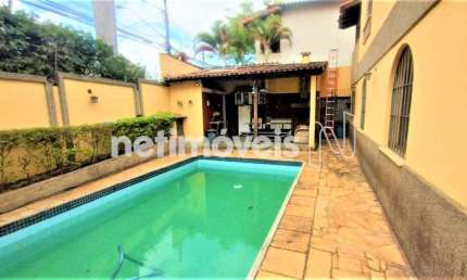 Casa com 5 quartos à venda na Rua Cândido Naves, Ouro Preto, Belo Horizonte