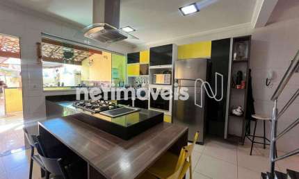 Casa com 4 quartos à venda na Rua Alvinópolis, Parque Xangri-Lá, Contagem