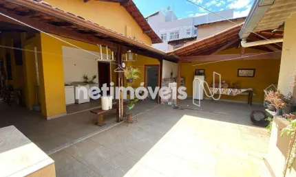 Casa com 5 quartos à venda na Rua Traíras, Carlos Prates, Belo Horizonte