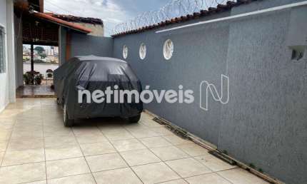 Casa com 3 quartos à venda na Rua Diamantina, Lagoinha, Belo Horizonte