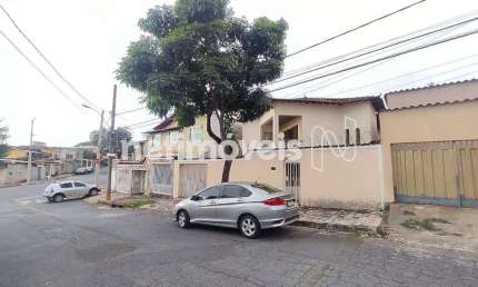 Casa com 3 quartos à venda na Rua Pastor Abreu, Planalto, Belo Horizonte