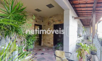 Casa com 4 quartos à venda na Avenida Ribeiro de Paiva, João Pinheiro, Belo Horizonte